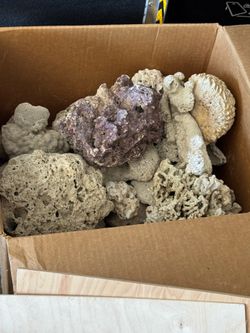 Aquarium rocks