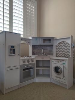 Wooden kitchen play set