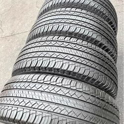 245: 60R18 Marca MichelinVendo un set de llantas en perfecta condición 80% life 🏁🚘🚘