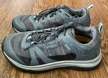KEEN HIKING SHOES