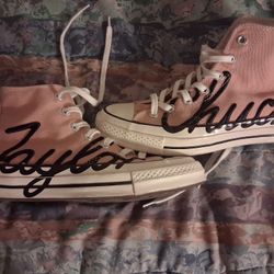 Cute Chuck Taylor’s Size 5 1/2 