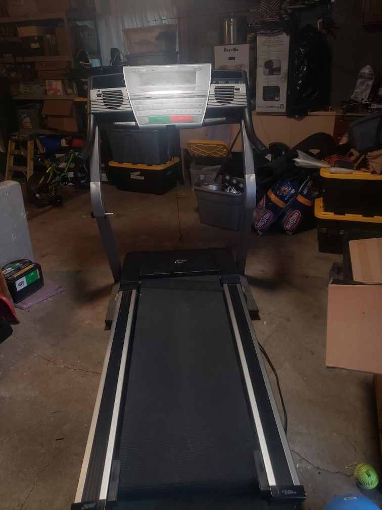 Nordictrack E3800 Treadmill for Sale in WA OfferUp