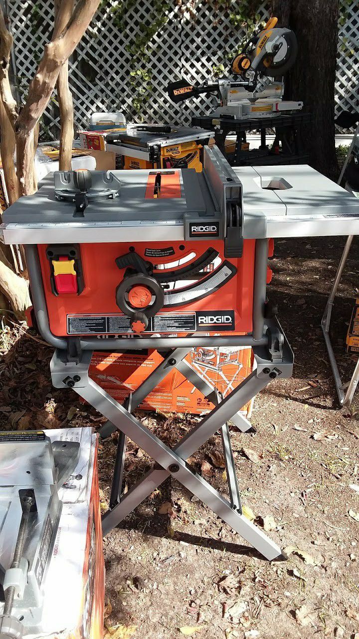 Ridgid 10in table saw w stand