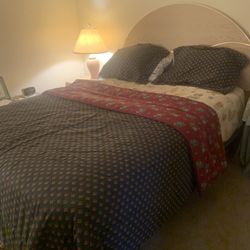 Queen bed set - vintage