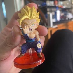 Teen Gohan Figure