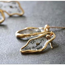 Dali‘s clock handmade ornaments, handmade earrings gifts, simple and fashionable earrings