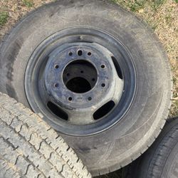 Dodge Ram  3500 Dually Wheels 