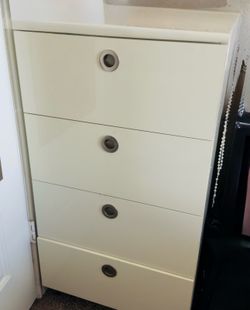 Pair of chest of drawers