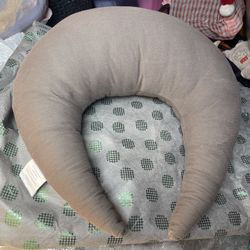 Snuggle Me feeding And Support Pillow