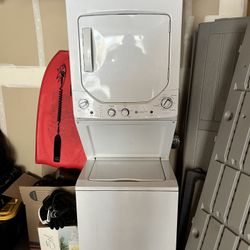 Top Load Electric Washer/dryer. 