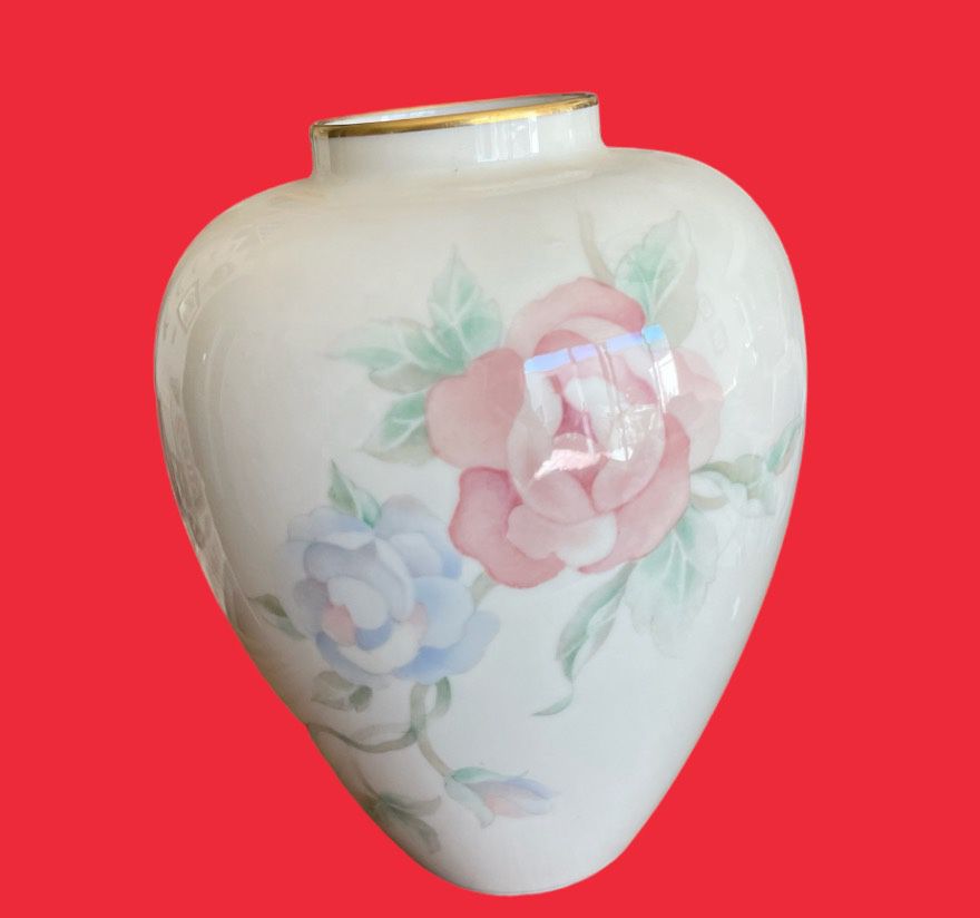 Cream Floral Lenox Vase/decoration