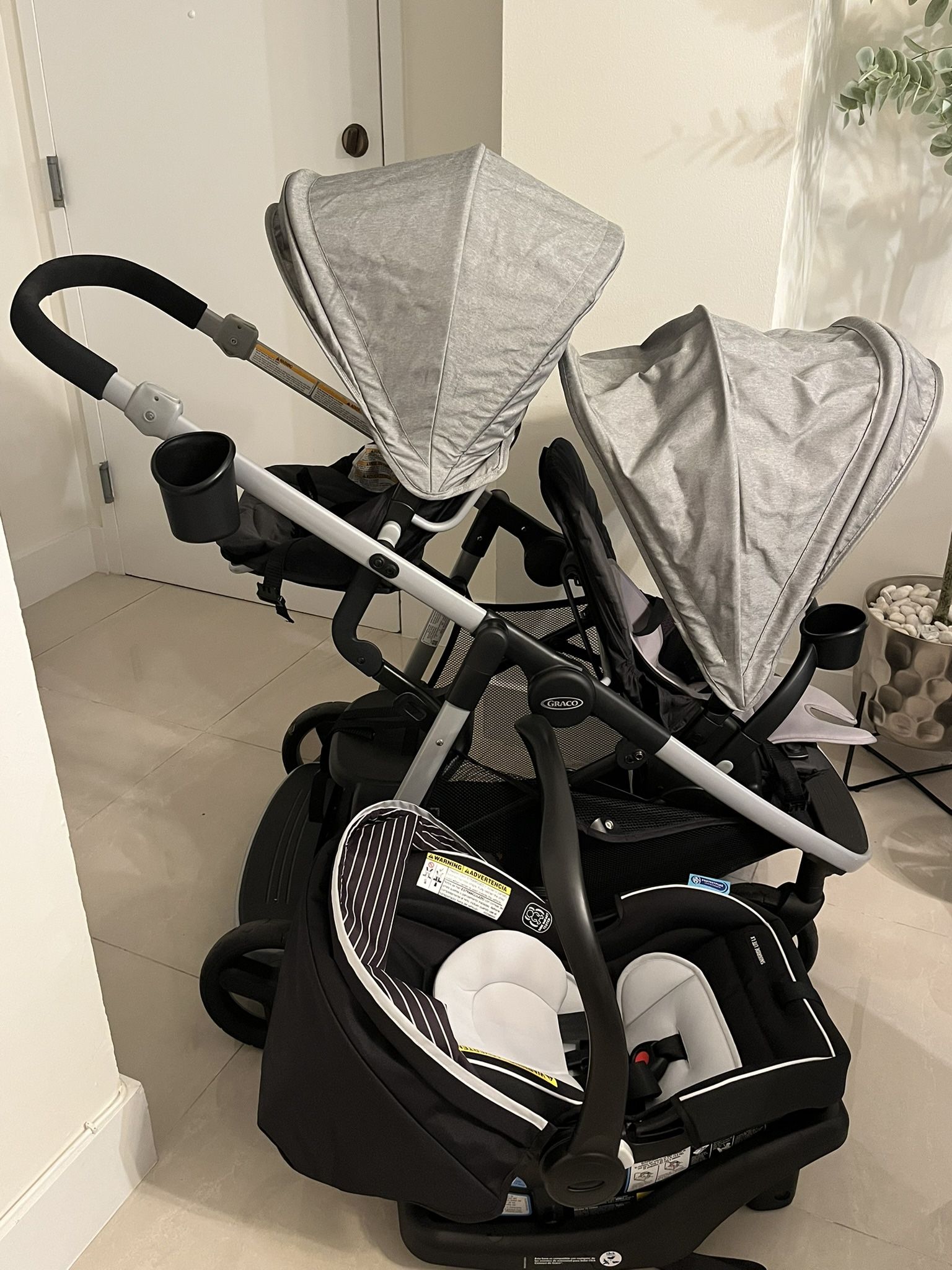 Double Stroller + Car seat 