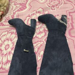 Elegant beautiful high heels charles by Charles David blue boot size 6 1/2 used one time