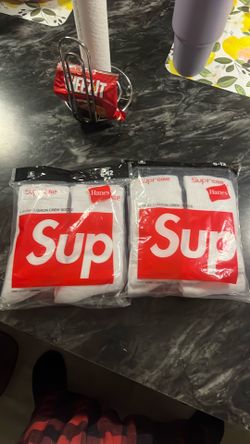 Supreme socks