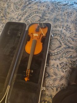 Student Violin with Hard Case & Rosin (No Bow) - Great Condition!
