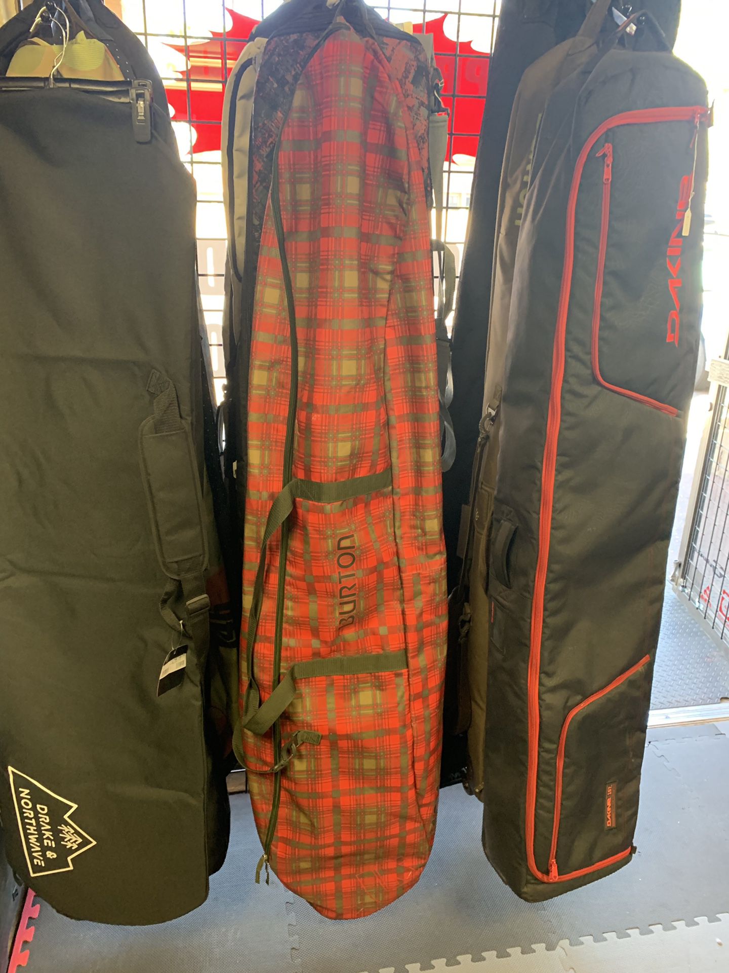 Burton 166 travel snowboard bag with boot bag
