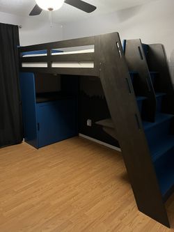 Bunk Bed/desk/Murphy bed