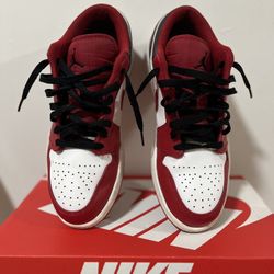 Jordan 1 Low Bulls Size 8