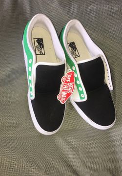 CUSTOM VANS size 9.5 never worn