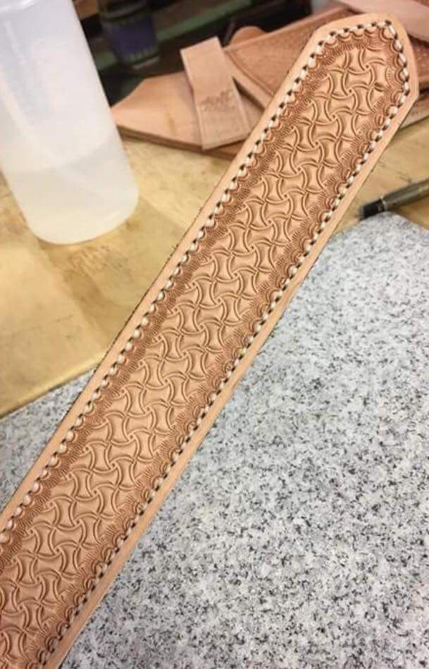 Cintos estilo vaquero de vaqueta
