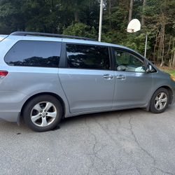 2012 Toyota Sienna
