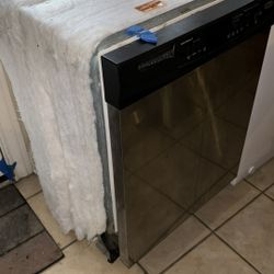Dishwasher  Whirlpool / Stopped Working / BEST OFFER 