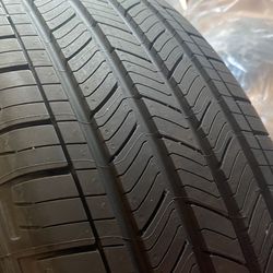 (4) Michelin 225/60R18 - NEW