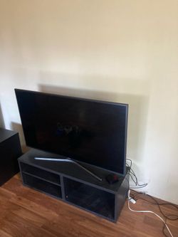 Flat Screen TV + Apple TV (Streaming Device) – Great Condition