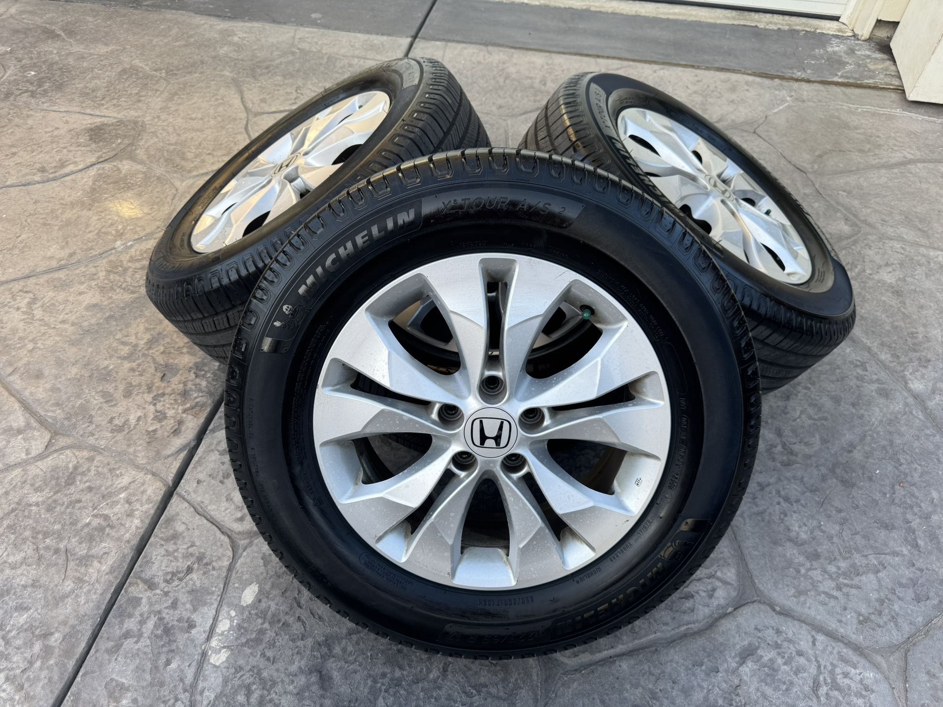 17” Honda Wheels W/ New Michelin Tires