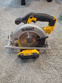 Dealt 6.5" circular Saw with or without battery