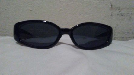 Guess all black glasses