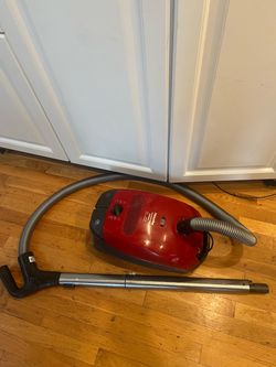 Miele Canister Vacuum Cleaner without Head Brush