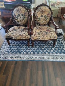 Set of 2 Large Vintage Chairs