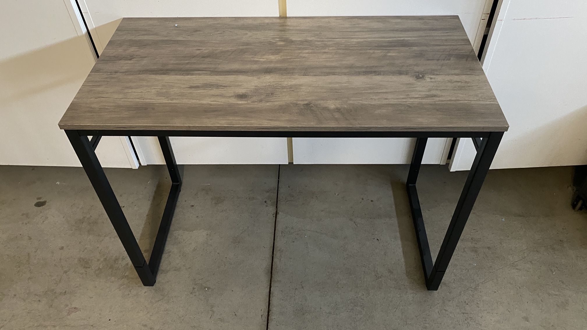 Table / Desk for Sale in Cathedral City, CA OfferUp