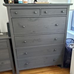 Pristine Condition Drawer and Nightstand combo W/ Mirror 