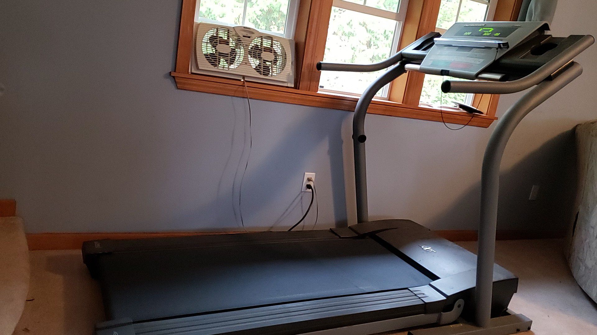 Treadmill. NORDICTRACK c1800