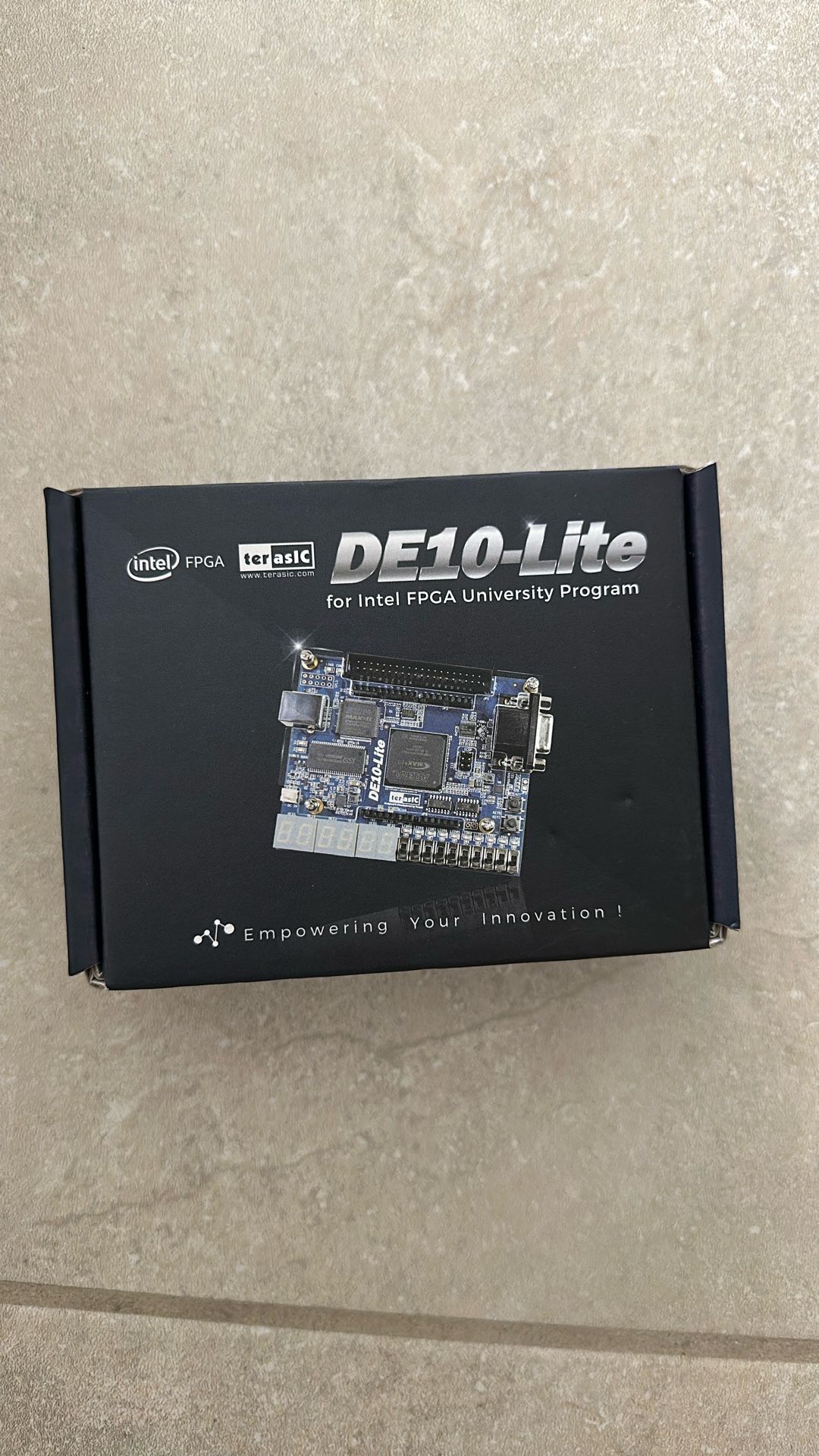 DE10-Lite (intel FPGA university program)
