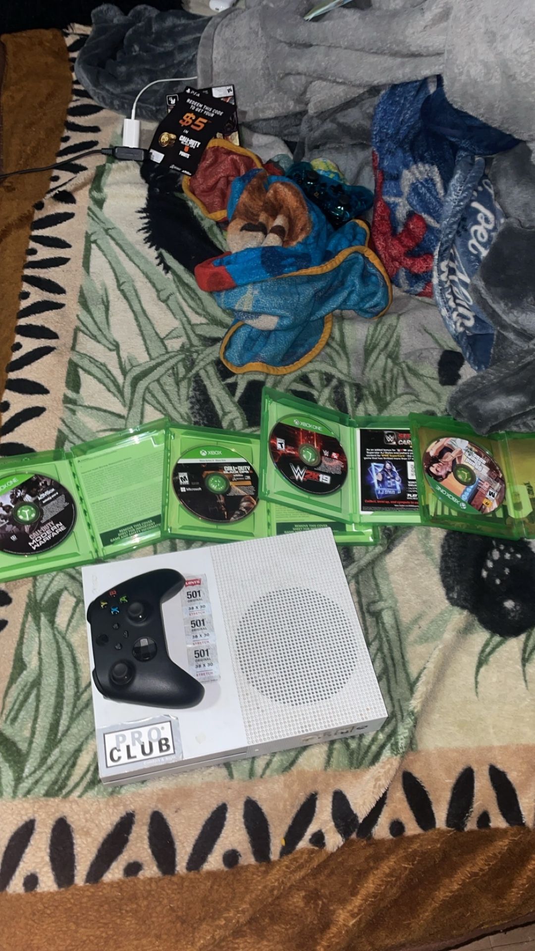 Xbox 1 S with Game Bundle Including 4 Games For 110$