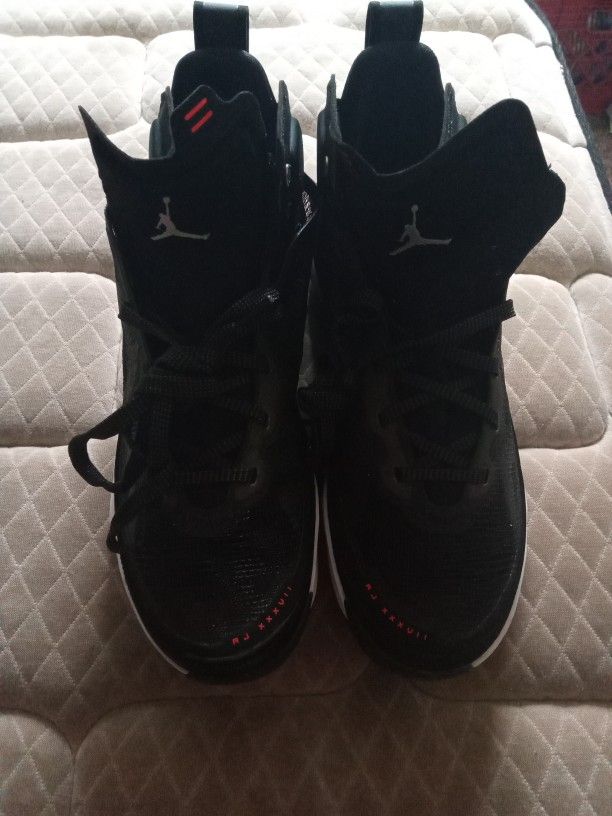 Men's Black Multicolor Jordans. Size US 10