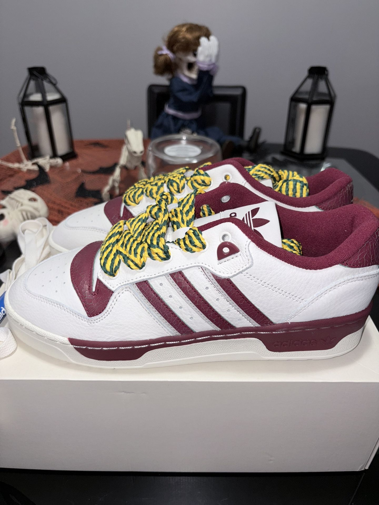 Men’s Adidas Rivalry Low Size 10.5