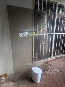 FREE GLASS