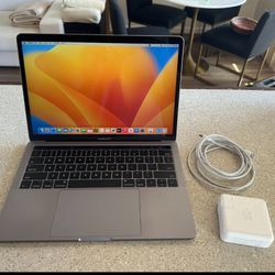 Apple MacBook Pro 13” 16GB