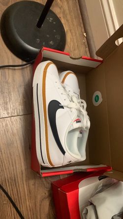 White Nike Low-Top Sneakers White Gum Sole