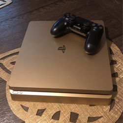 PlayStation 4 Gold Edition 