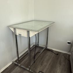 Light Table ***P/up Near Storm Stadium 