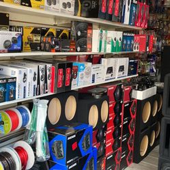 Audio Equipment Kicker Hifonics Crunch Kenwood Pioneer Alpine