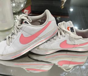 NIKES GOOD CONDITIONπ5.5