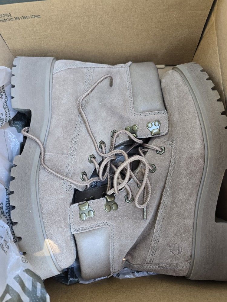 Timberland W/size 8.5