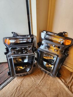 2024 chevi silverado 2500 pair of headlights