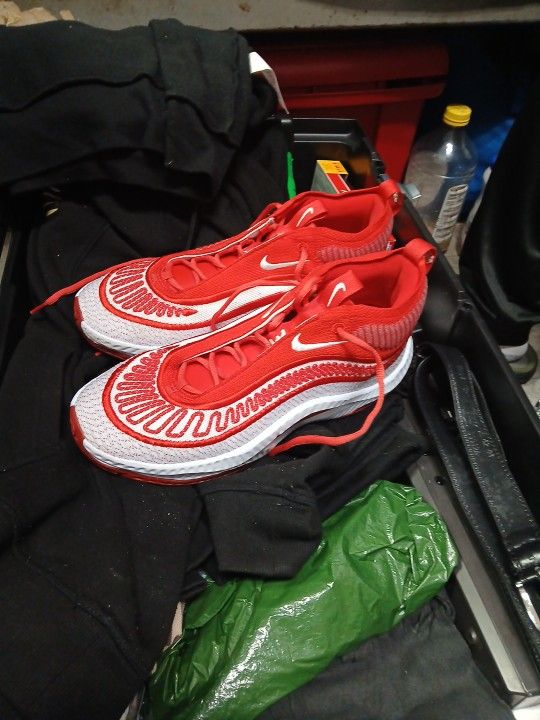 Nikes Red And White Size 11.5